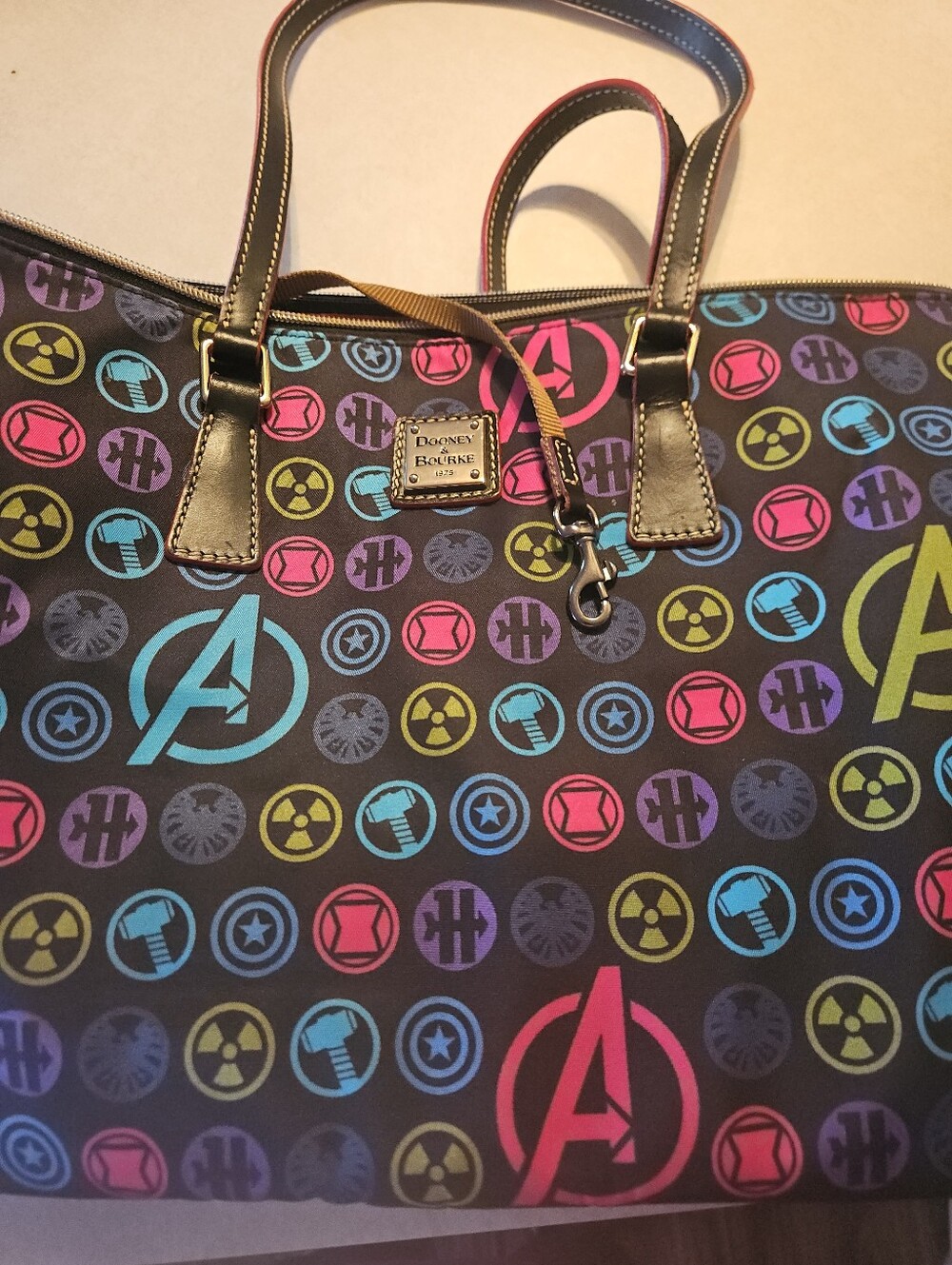 Dooney &Bourke Multicolor Avengers Symbol Tote Bag - Women's Shoulder Bag - Picture 4 of 9